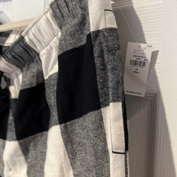 Unisex NWT buffalo flannel pajamas jogger pants, black & white NEW - Picture 4 of 5